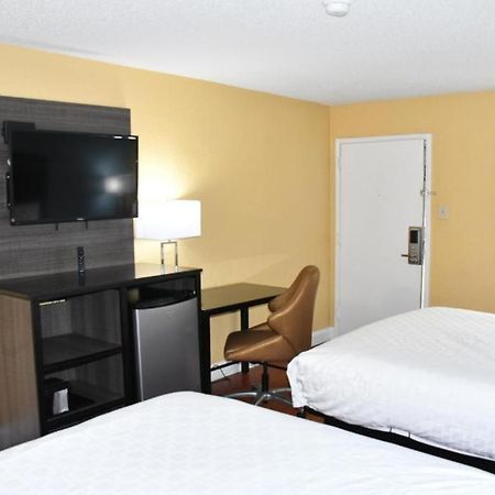 Baymont By Wyndham Macon I-75 Motel Bagian luar foto
