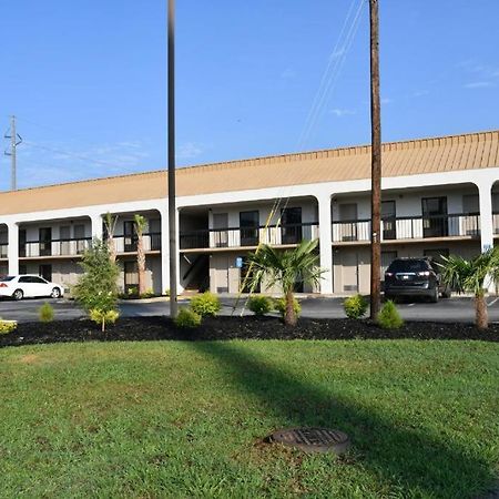 Baymont By Wyndham Macon I-75 Motel Bagian luar foto