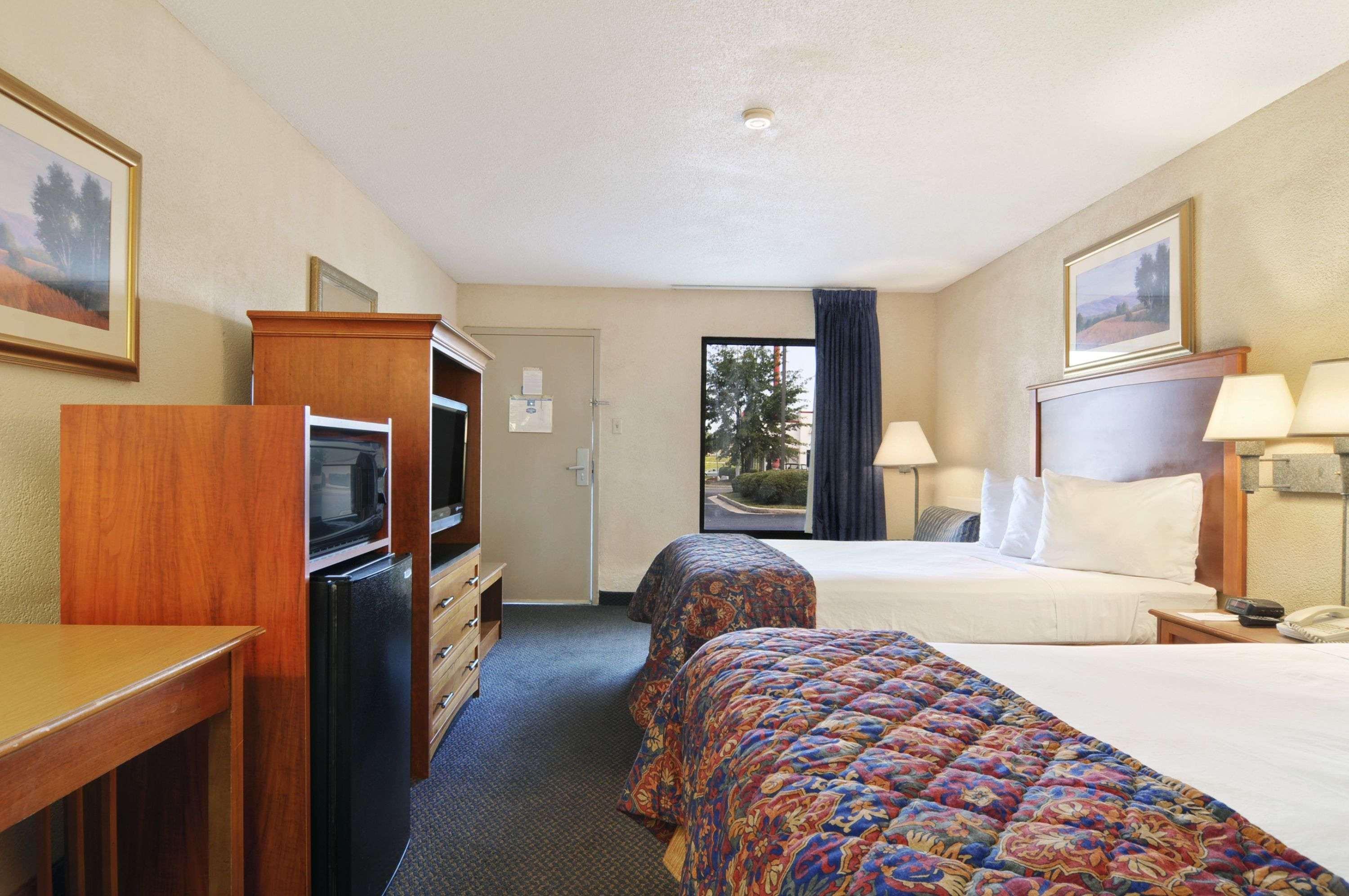 Baymont By Wyndham Macon I-75 Motel Bagian luar foto
