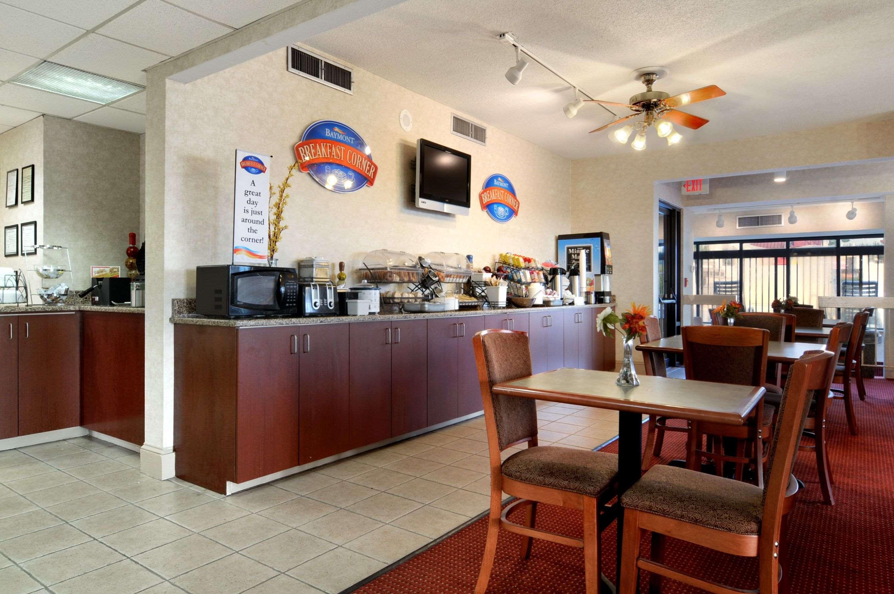 Baymont By Wyndham Macon I-75 Motel Bagian luar foto
