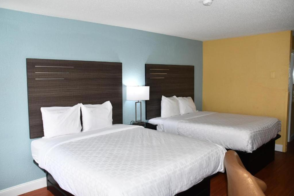 Baymont By Wyndham Macon I-75 Motel Bagian luar foto