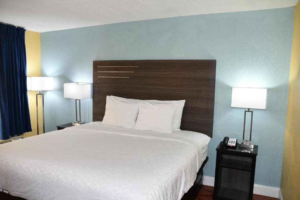 Baymont By Wyndham Macon I-75 Motel Bagian luar foto